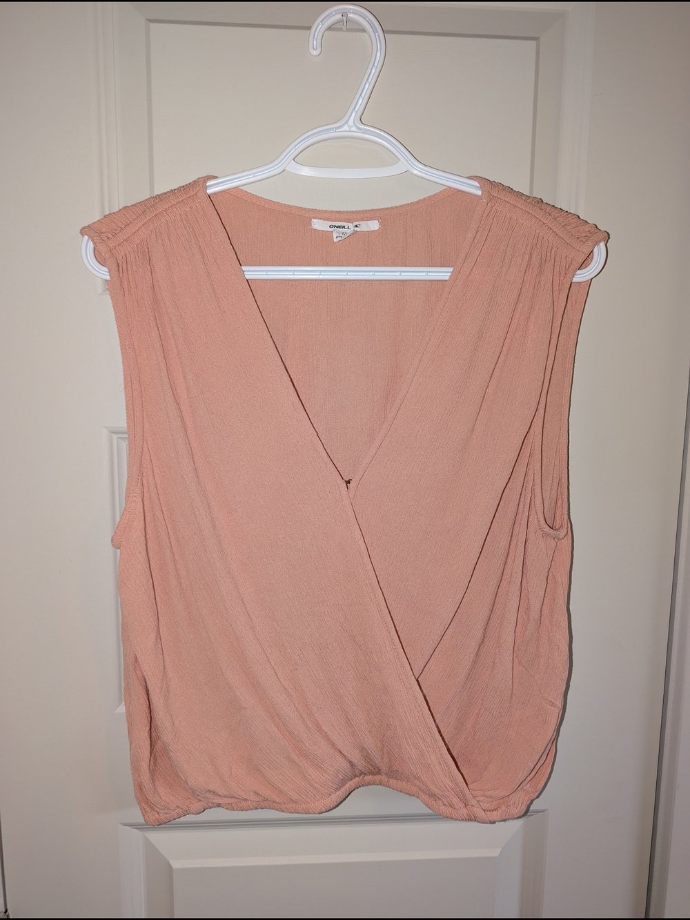 2/30$ 💓 O'Neill Peach Sleeveless Surplice Top